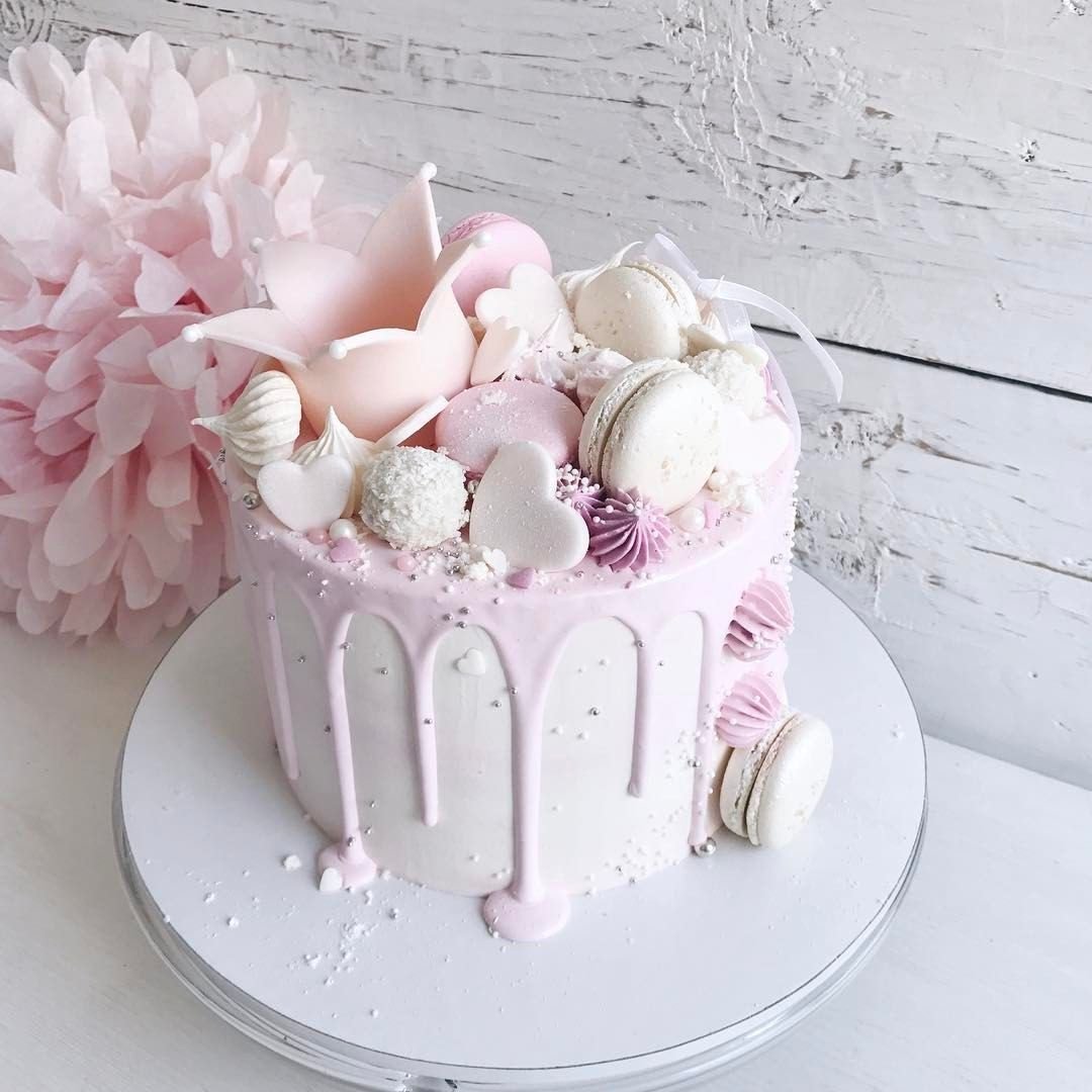 Красивые торты с макарунами