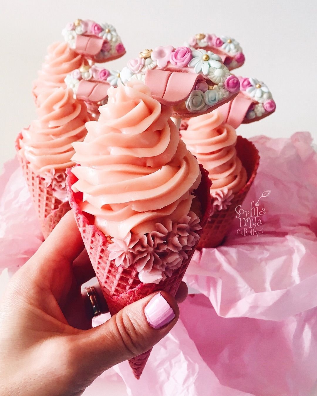 Малазийская техника кремовых цветов