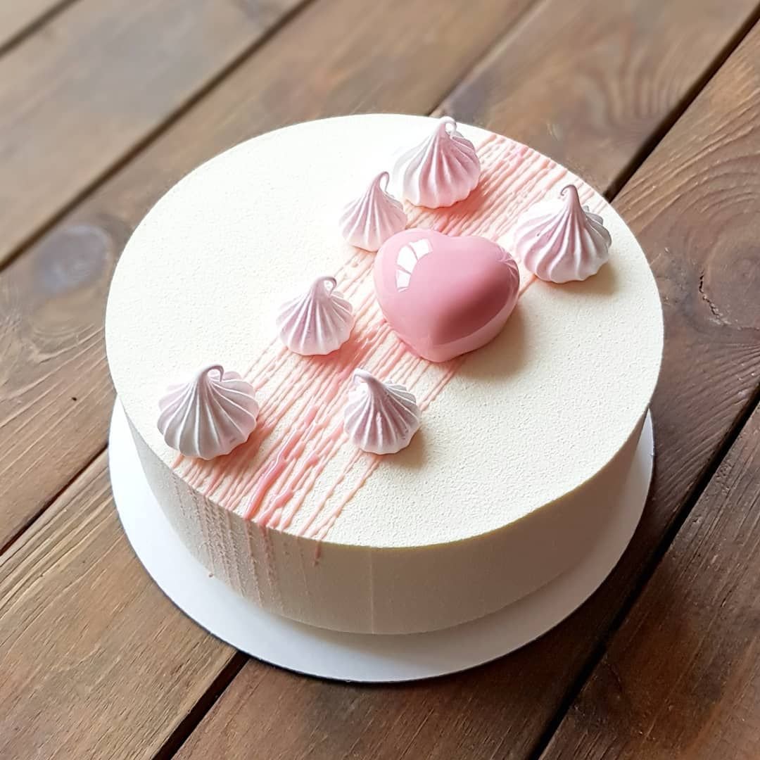 Нежный торт для девушки