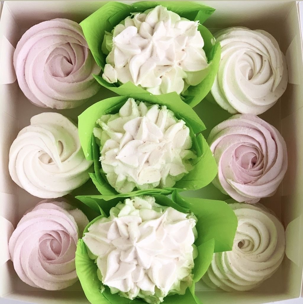 Розовый торт