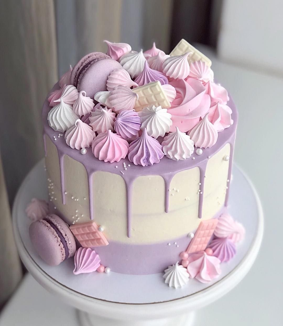 Легкие красивые торты. Украшение торта для девочки. Красивые торты для девочек. Красивый нежный торт для девочки. Нежное украшение торта.