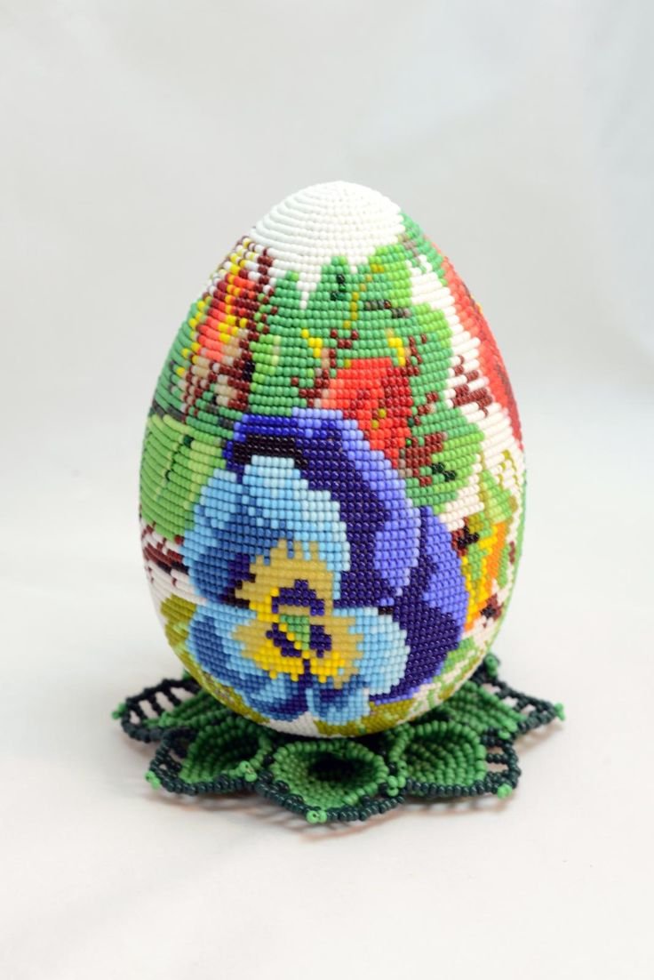 Яйцо оплетенное бисером