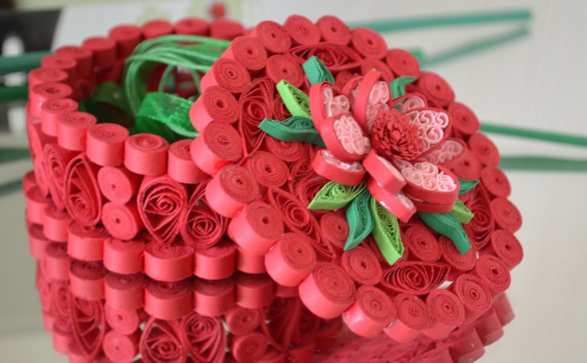 Открытка из цветной бумаги