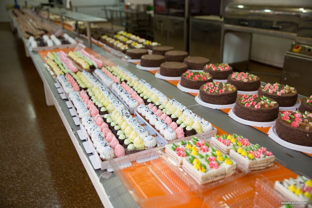 Шоколадный бисквит для торта Сникерс