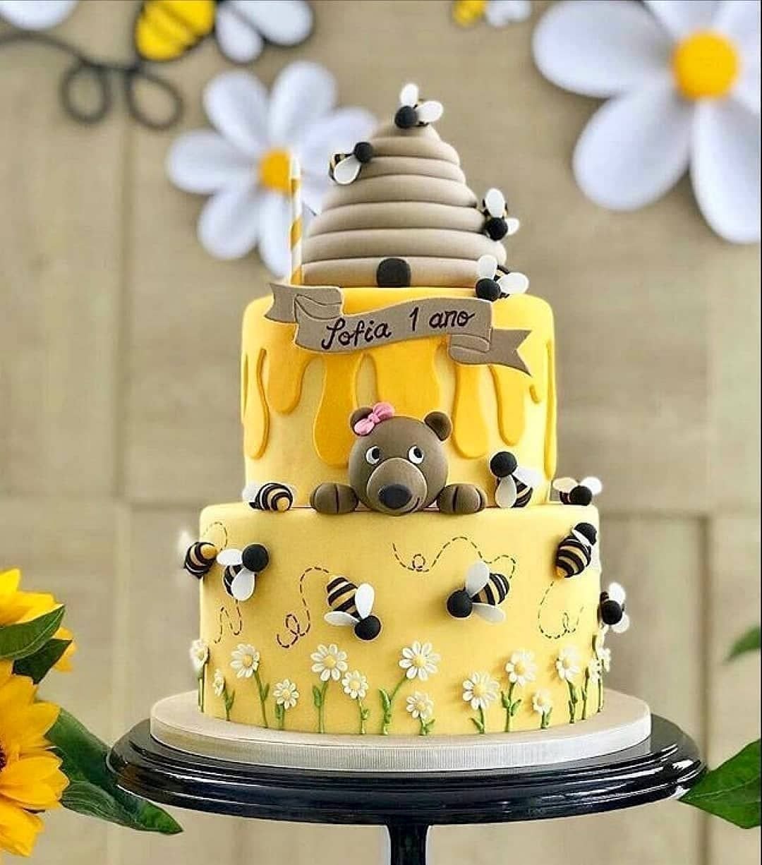 Медовый торт с пчелками