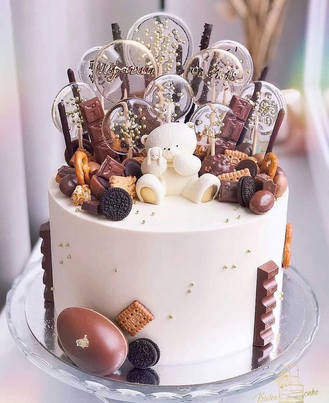 Украшение торта для девушки