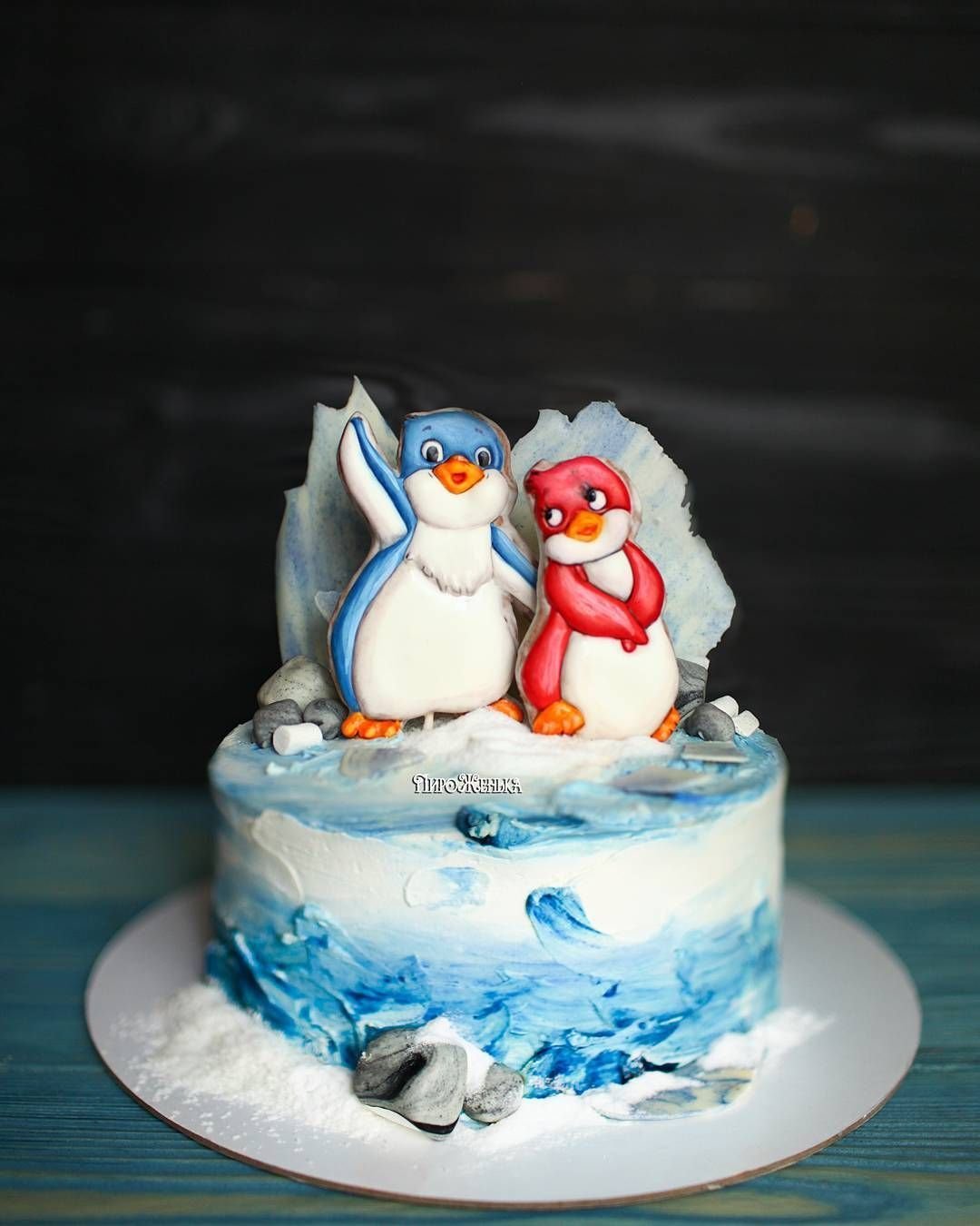 Двухъярусный торт для девочки