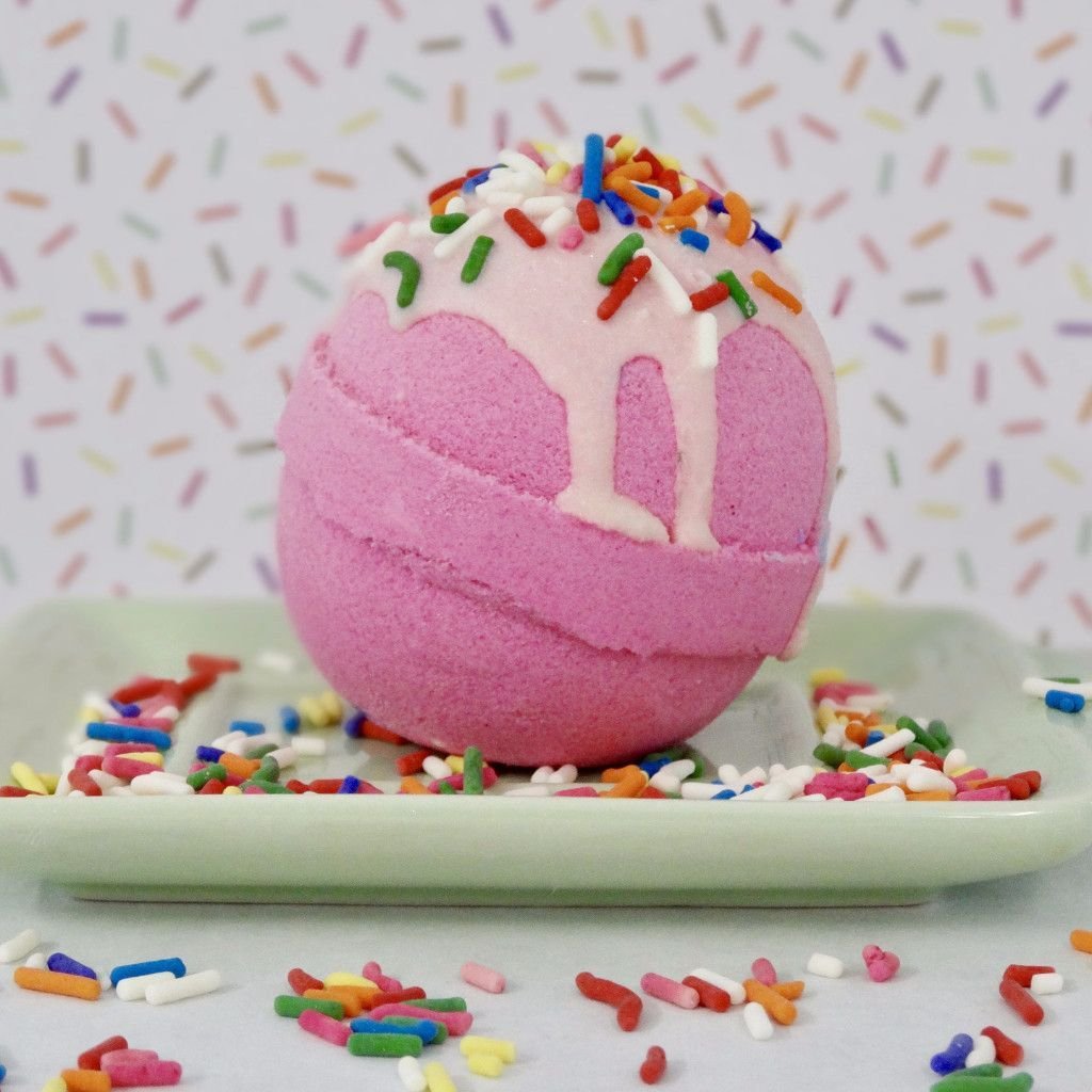 Торт в виде шара ЛОЛ