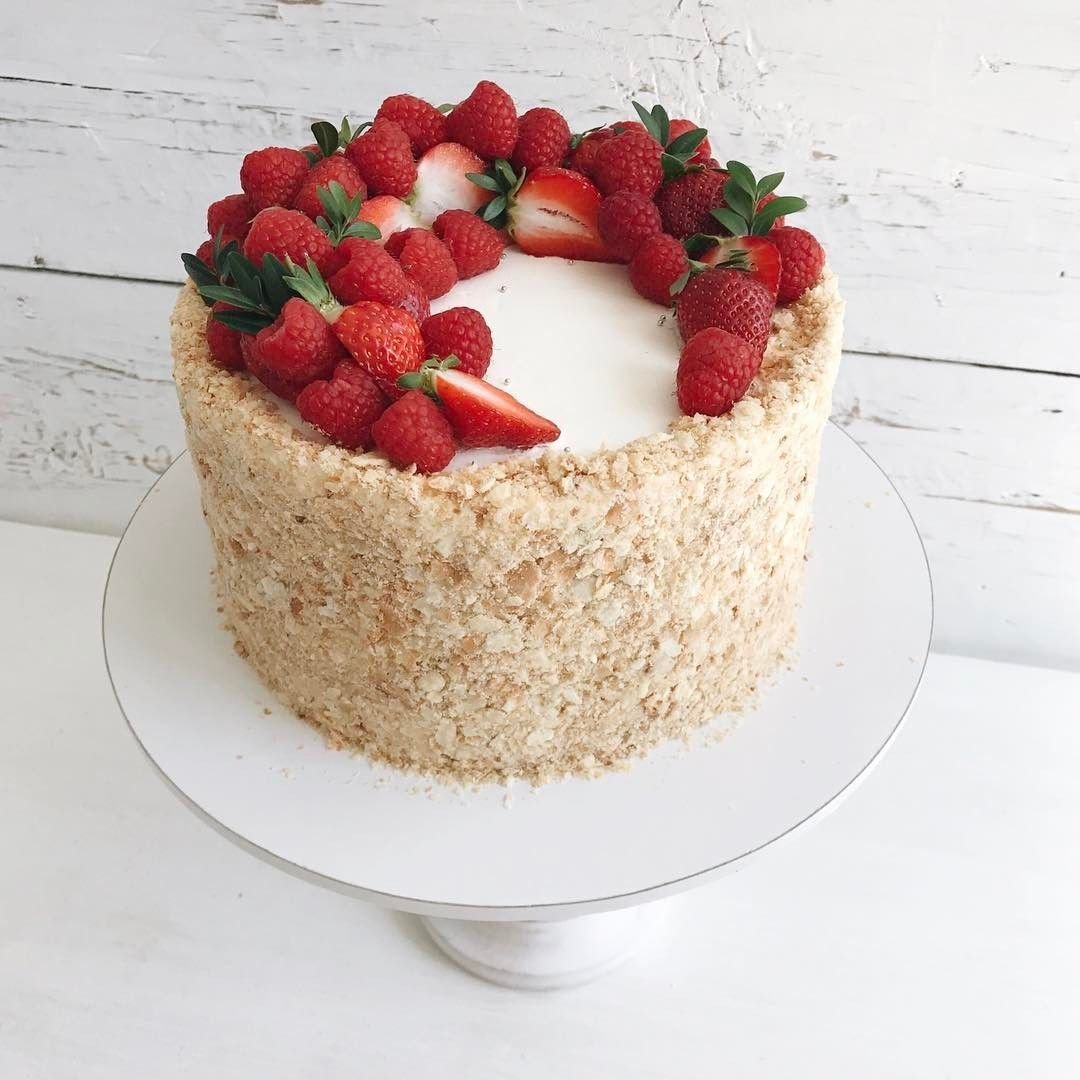 Украшение торта Наполеон фруктами