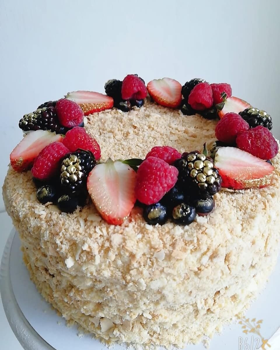 Украшение медовика с рожком