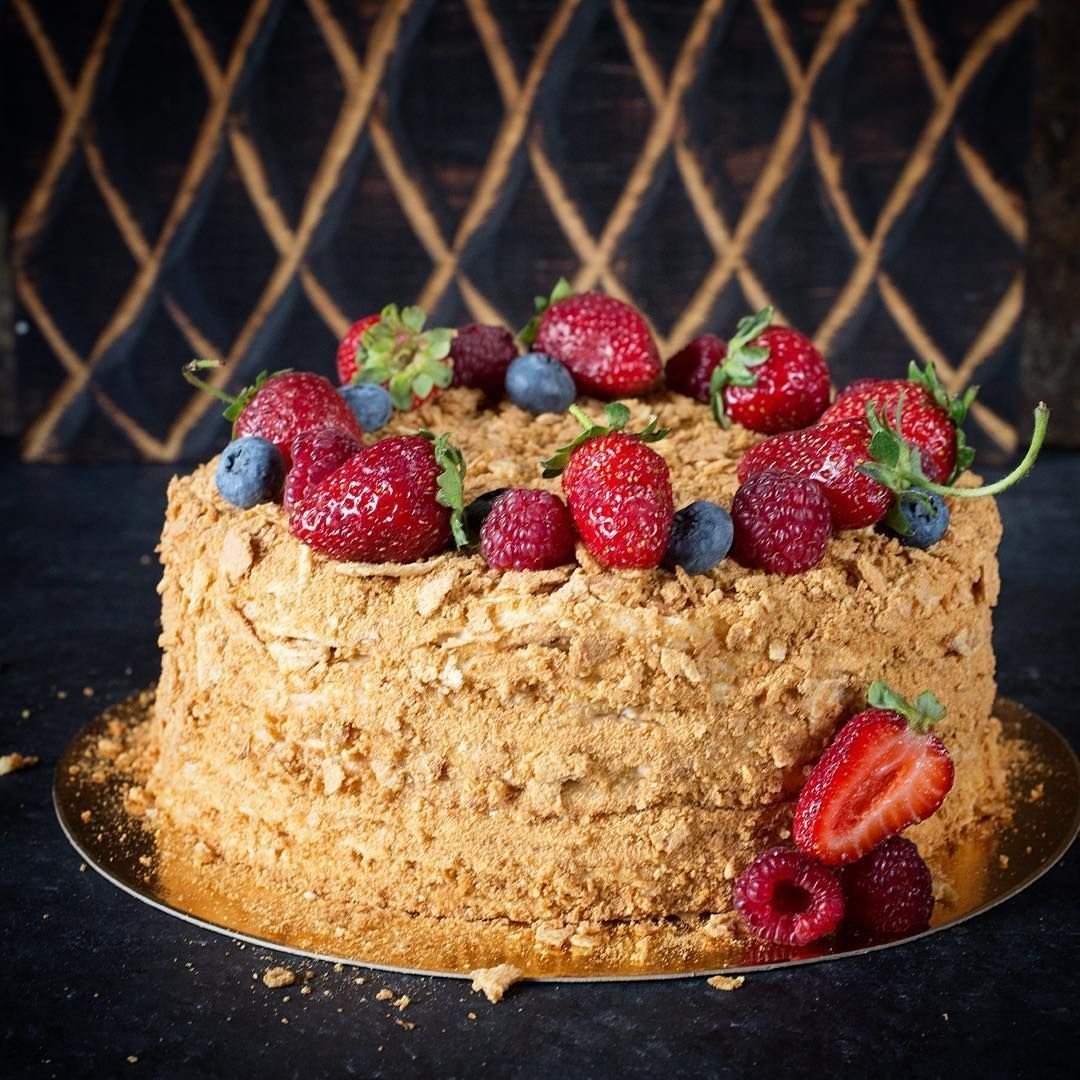 Двухъярусный торт 24 и 16 см