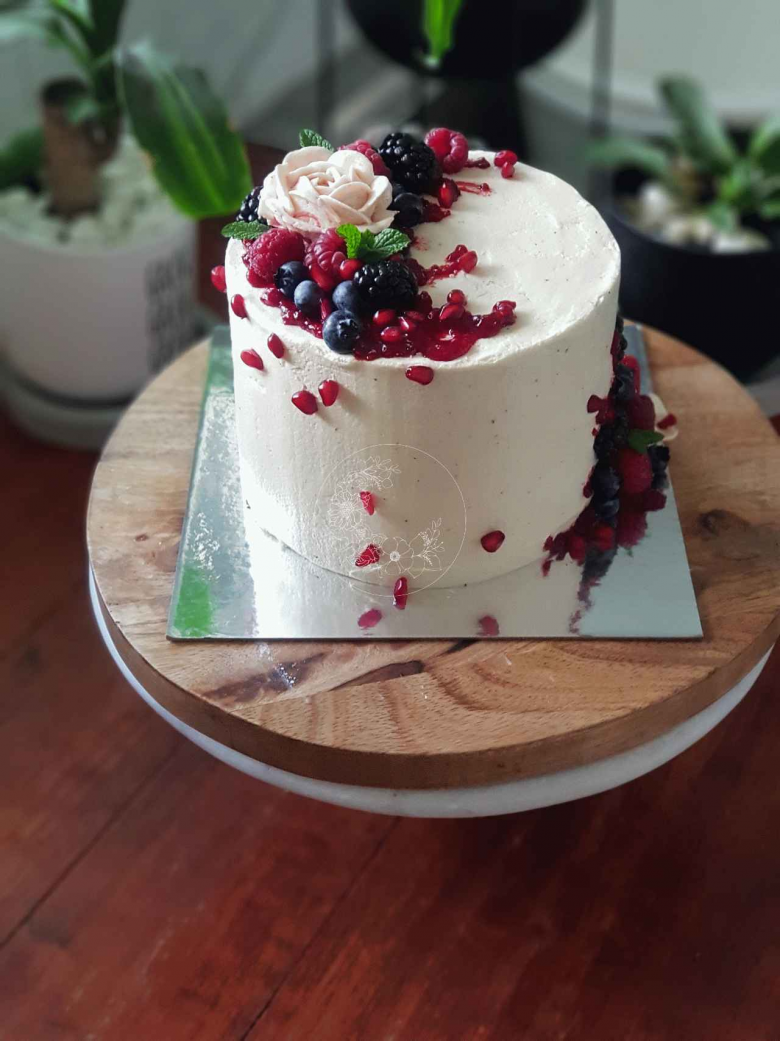 Красный бархат с вишневым конфи