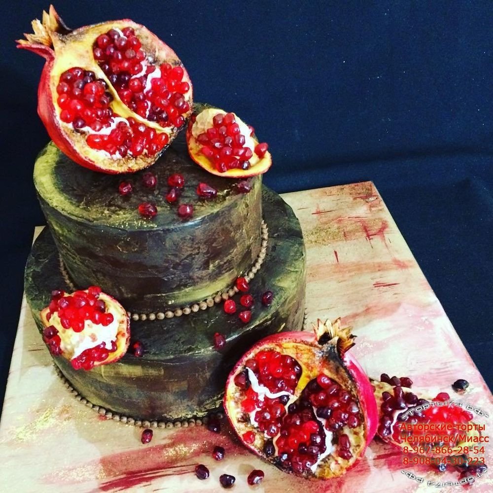 Торт с гранатом
