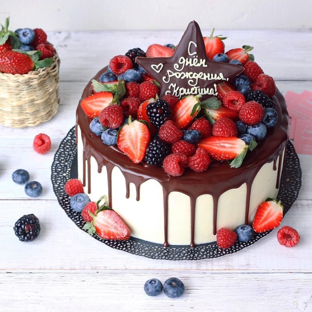 Декор торта с шарами из изомальта