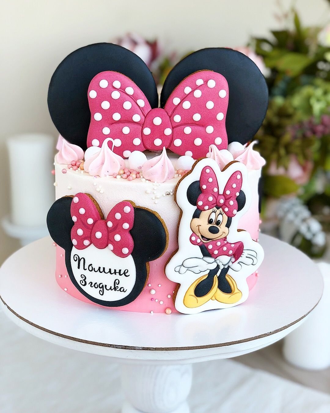 Торт Минни Маус из мастики
