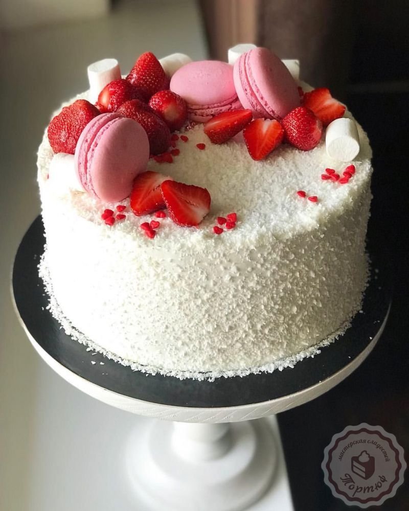 Украшение торта для девушки