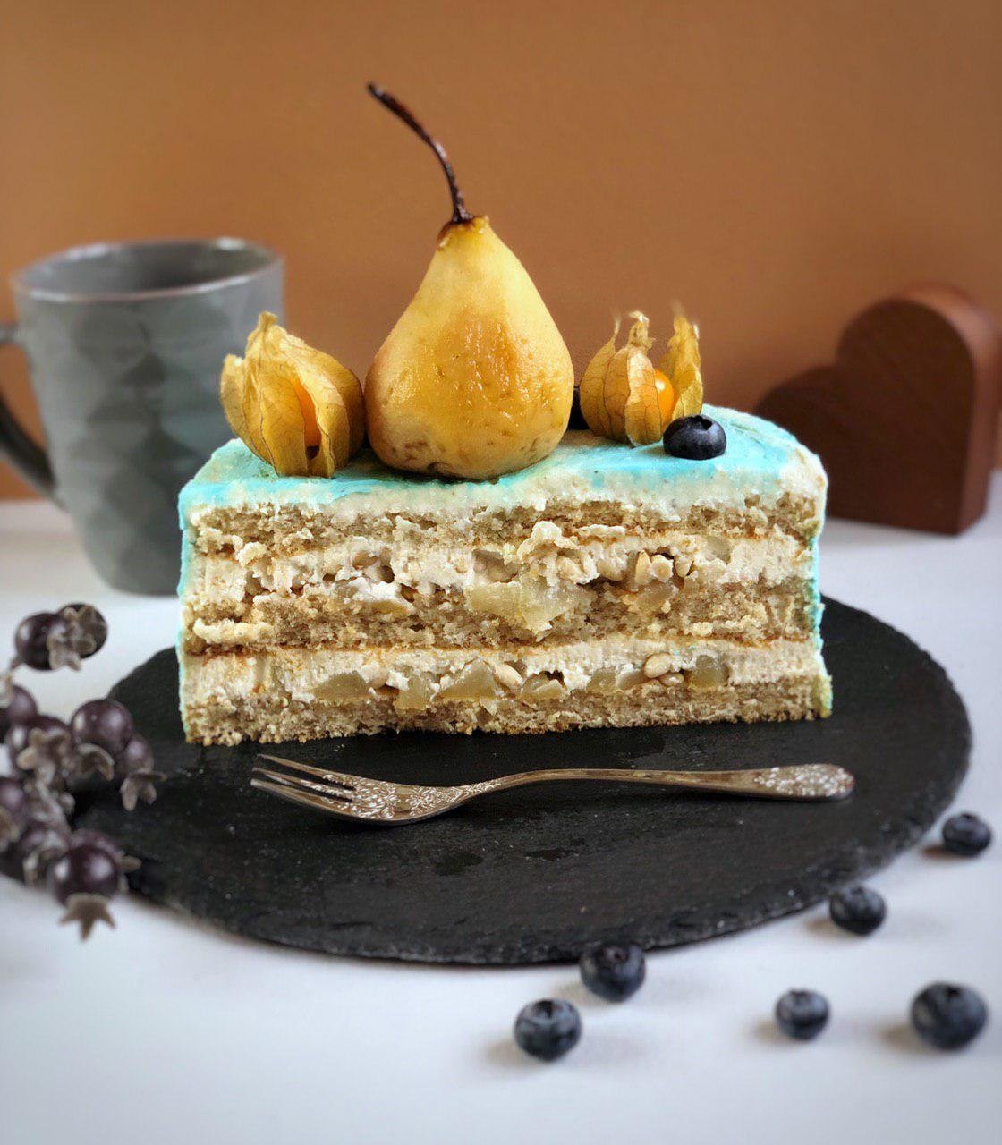 Декор торта грушей