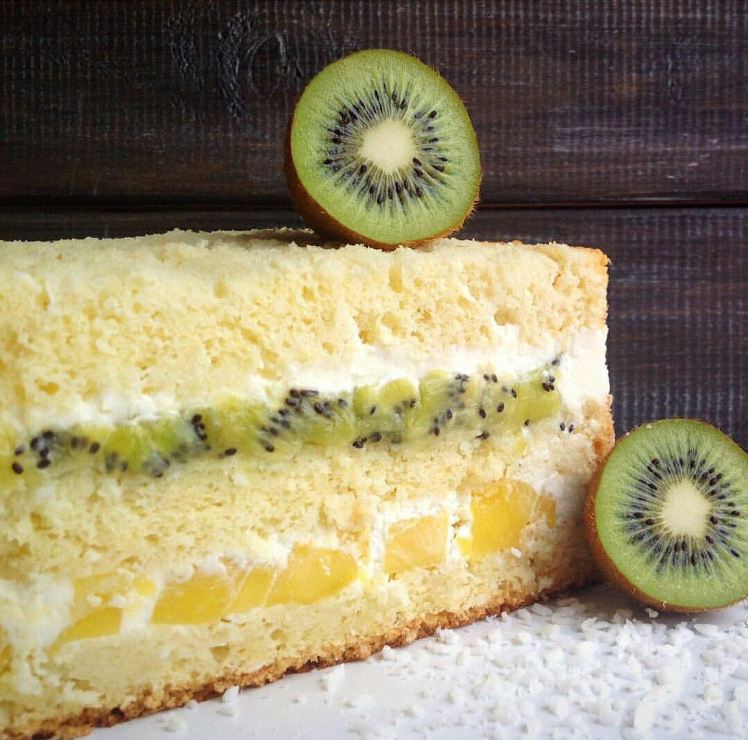 Торт с киви и кремом пломбир