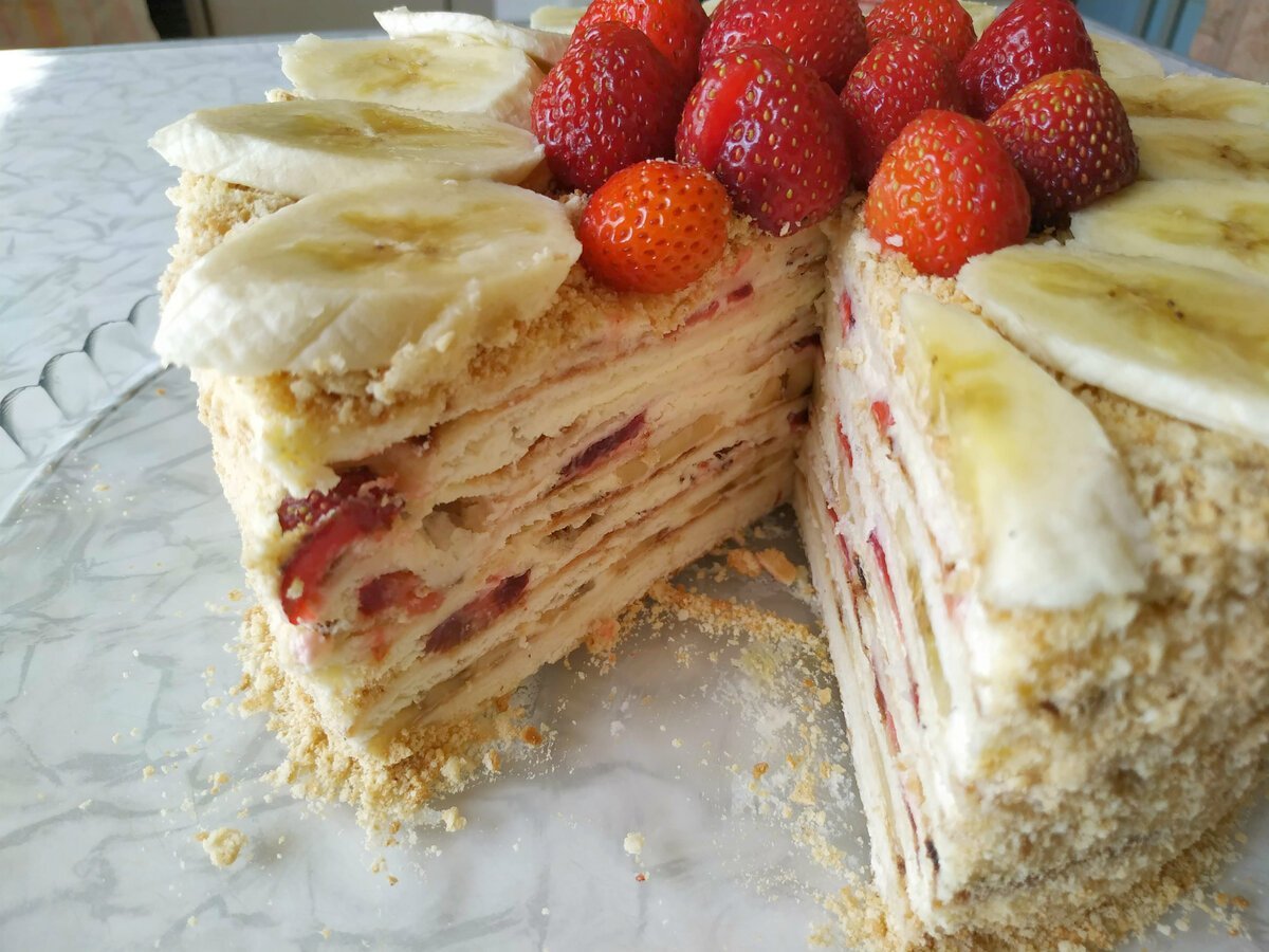 Торт молочная девочка с киви и клубникой