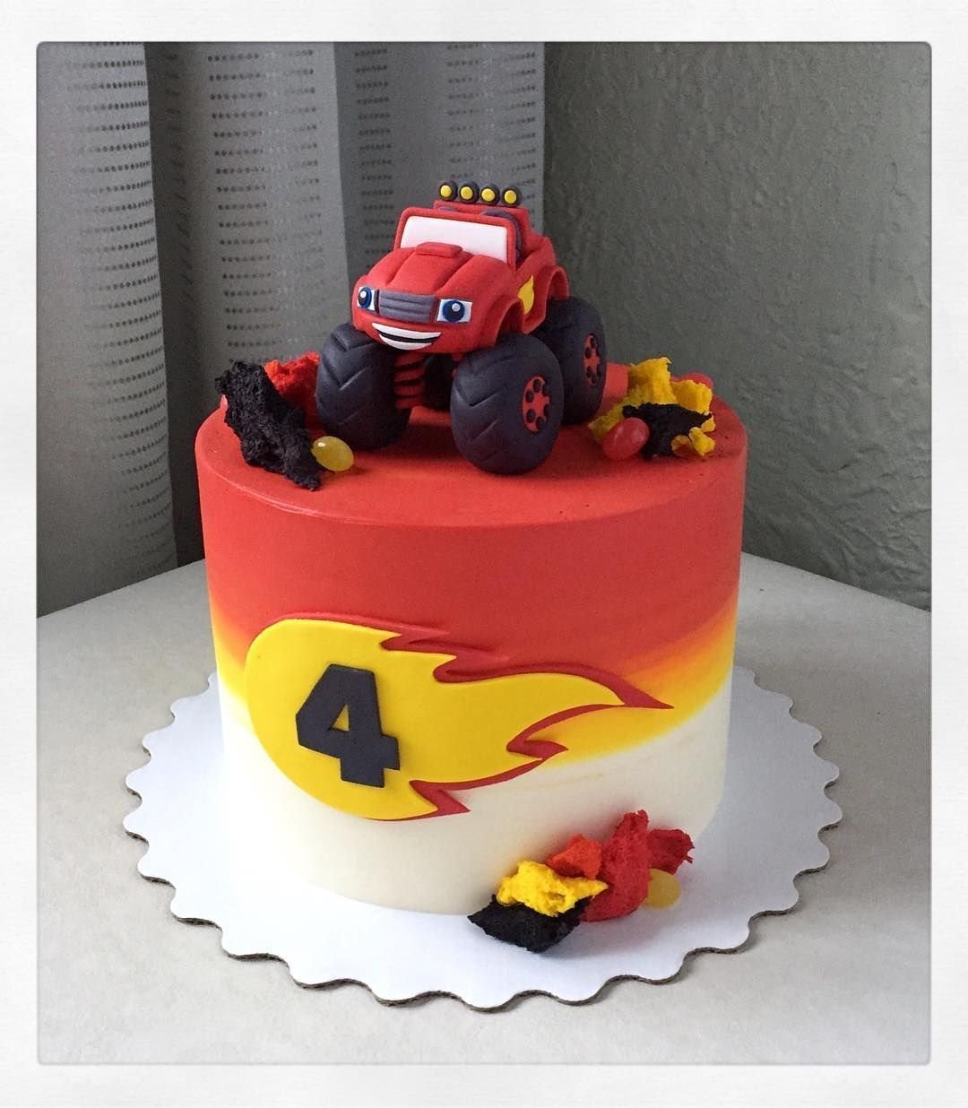 Торт Вспыш и чудо машинки торт
