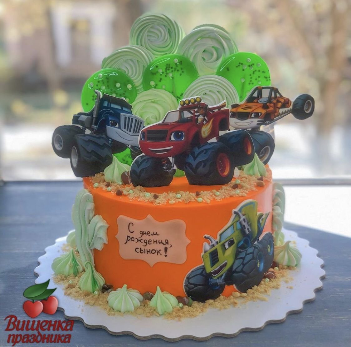 Торт Вспыш и чудо машинки