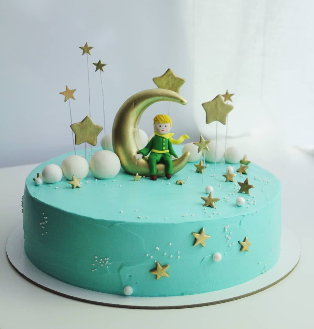 Торт маленькому принцу с короной