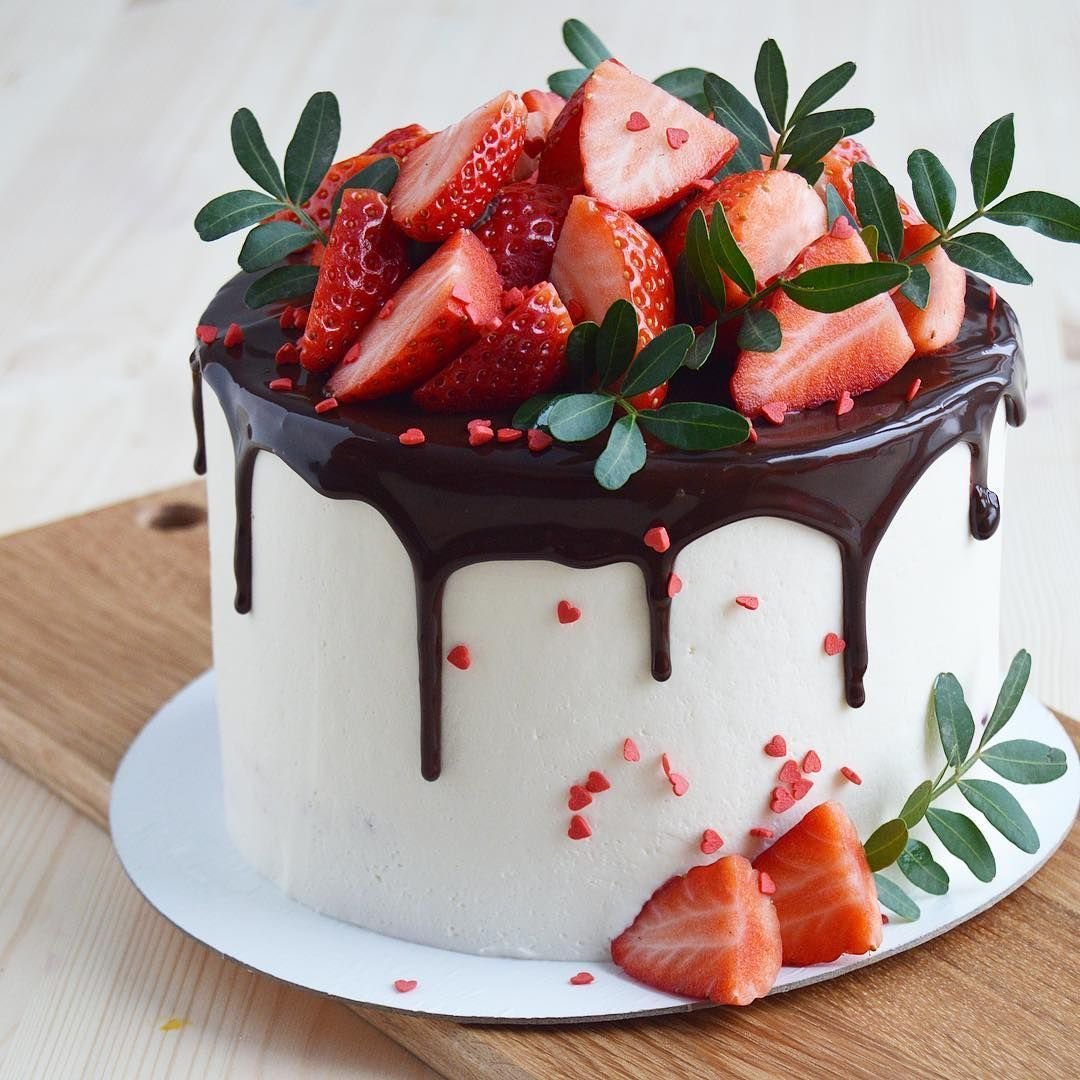 Торт с шоколадной глазурью