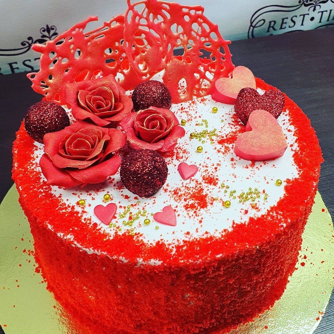 Свадебный торт красный бархат трехъярусный