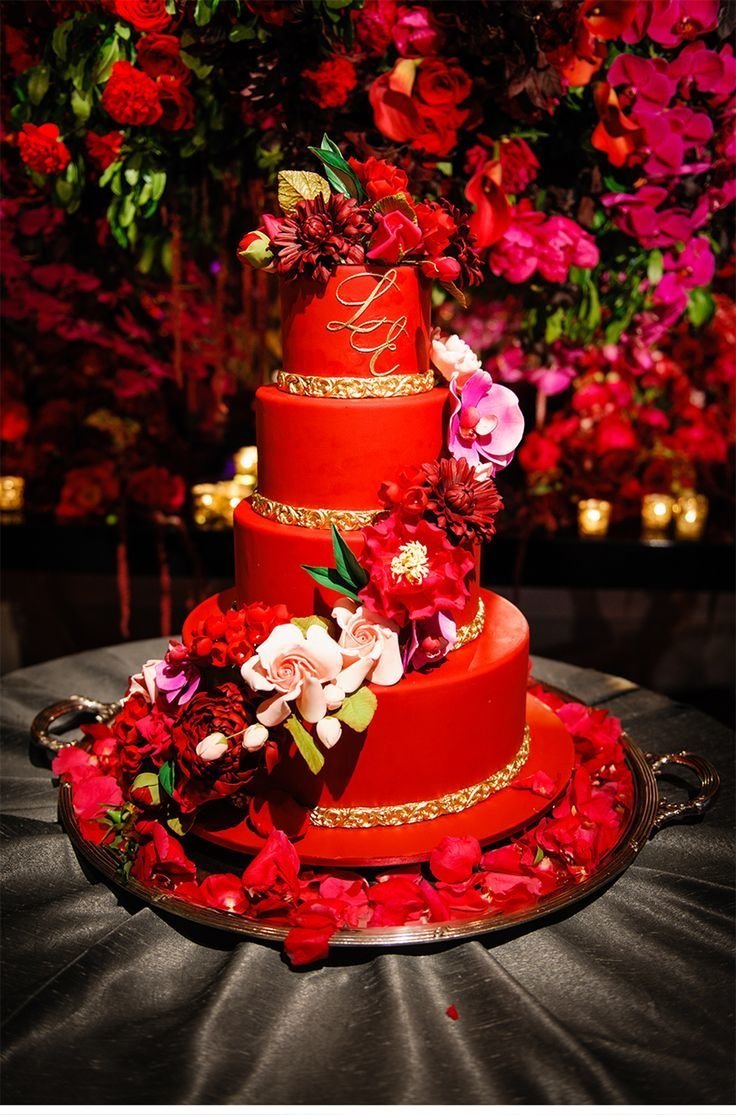 Красный бархат с крем чиз и клубникой