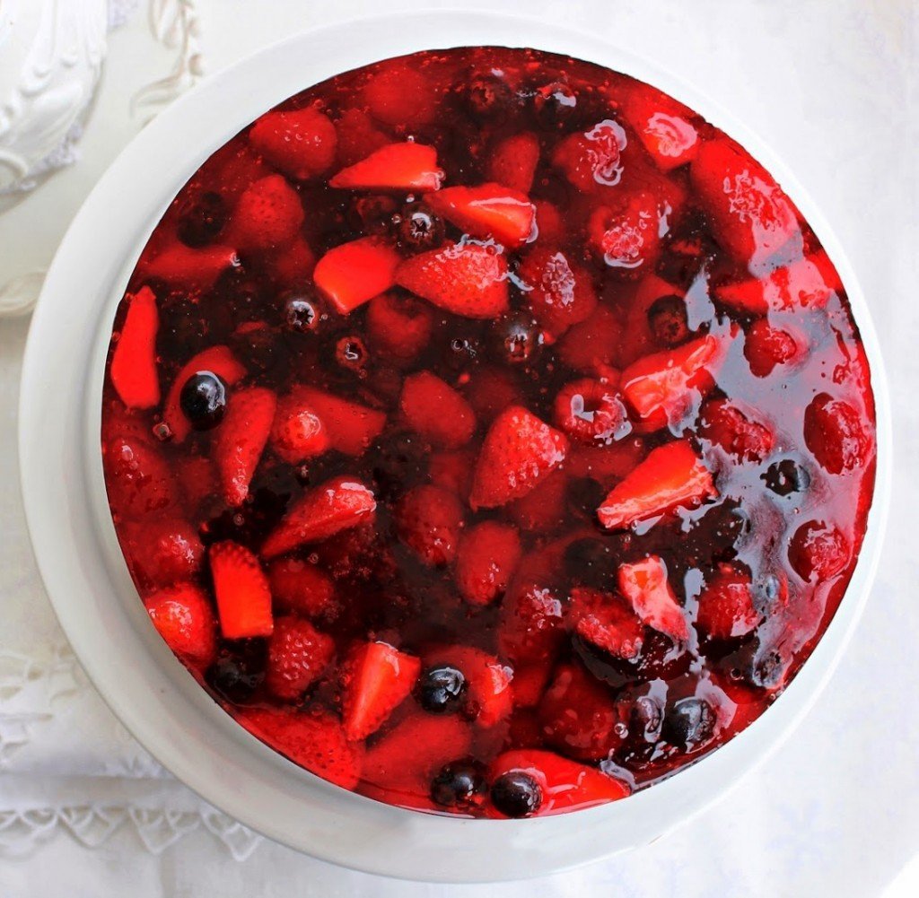 Тортик с ягодами в желе