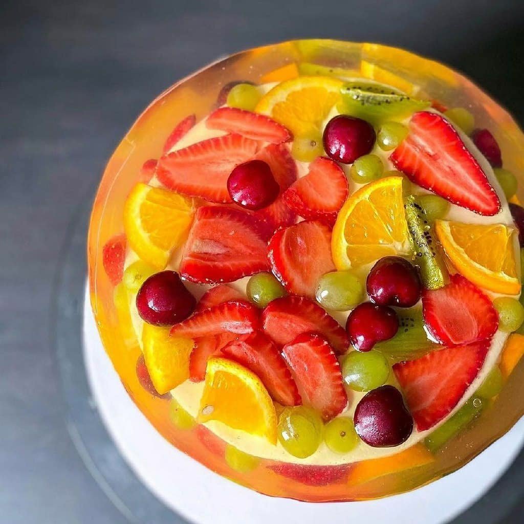 Торт с желе и фруктами