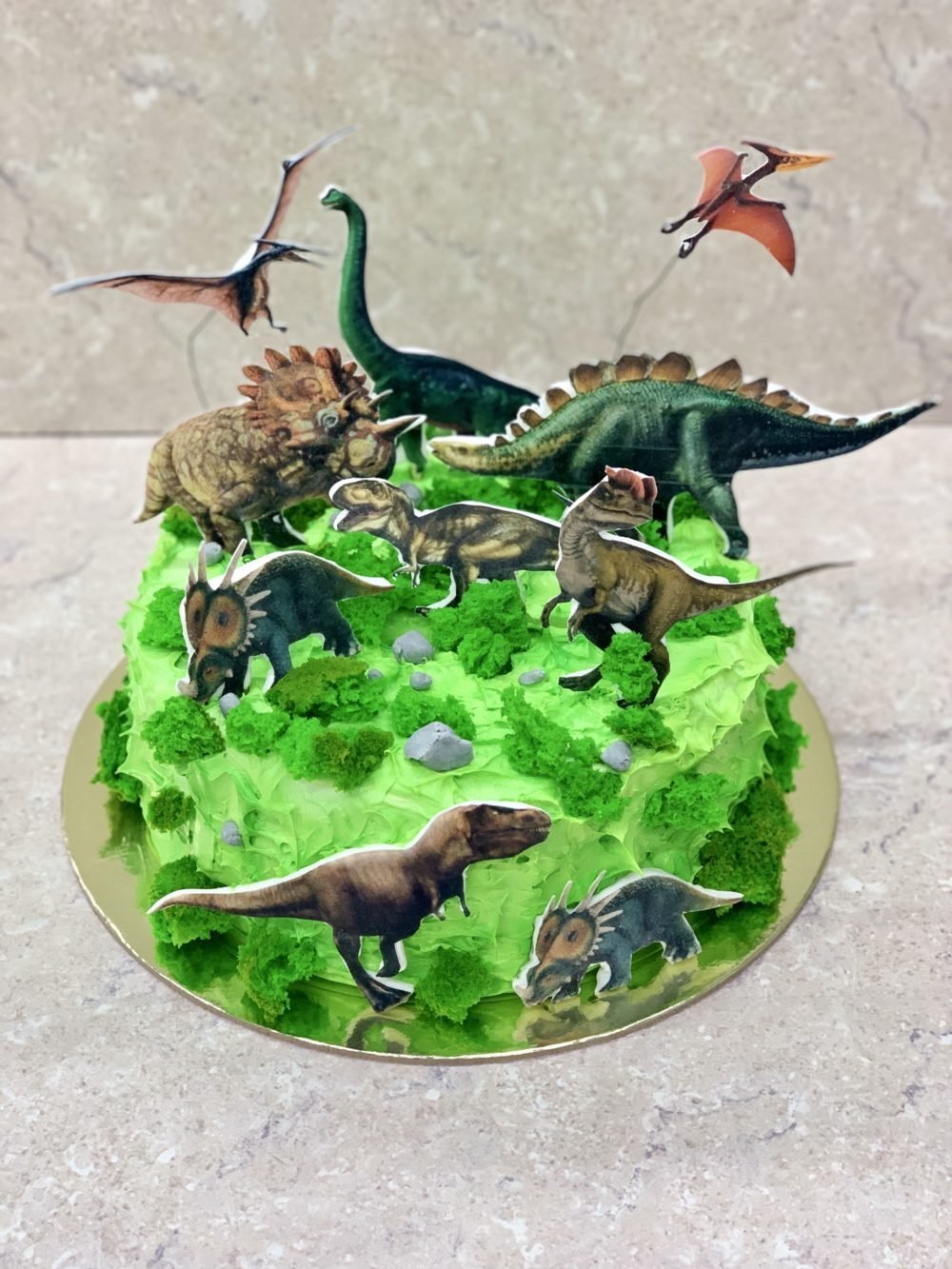 Торт с динозаврами