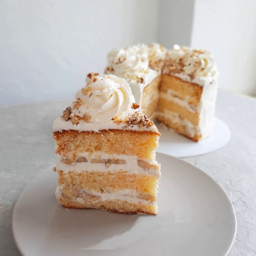 Бисквит с кремом чиз и малиной