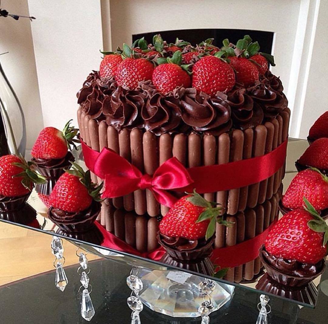 Свадебный торт трехъярусный 2020