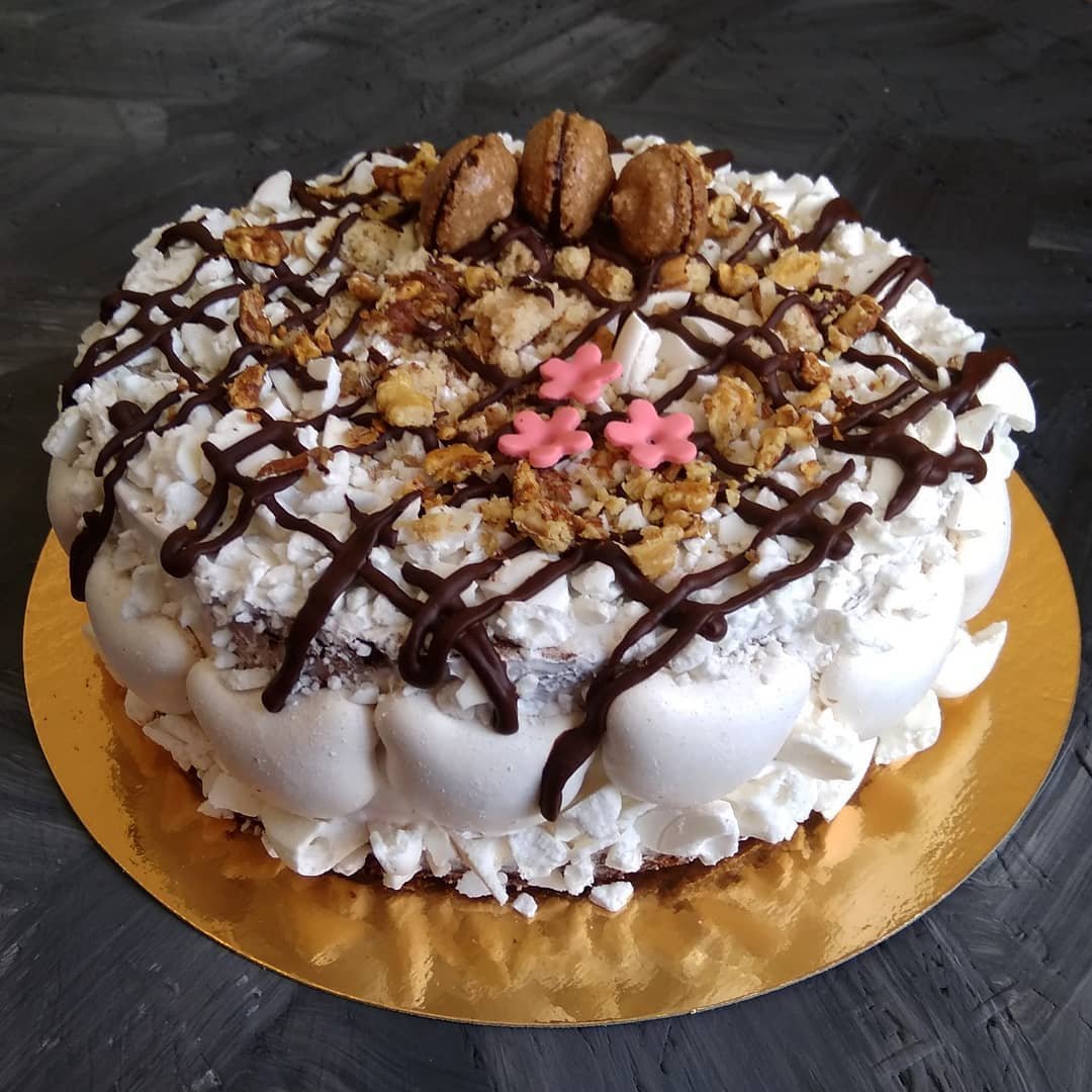 Торт с безе и бисквитом