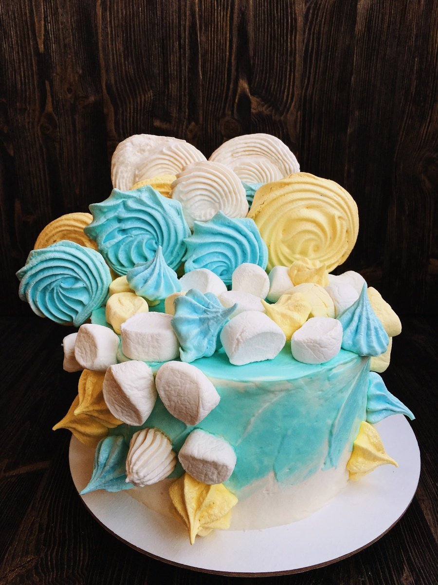 Торт лавандовый с крем чиз