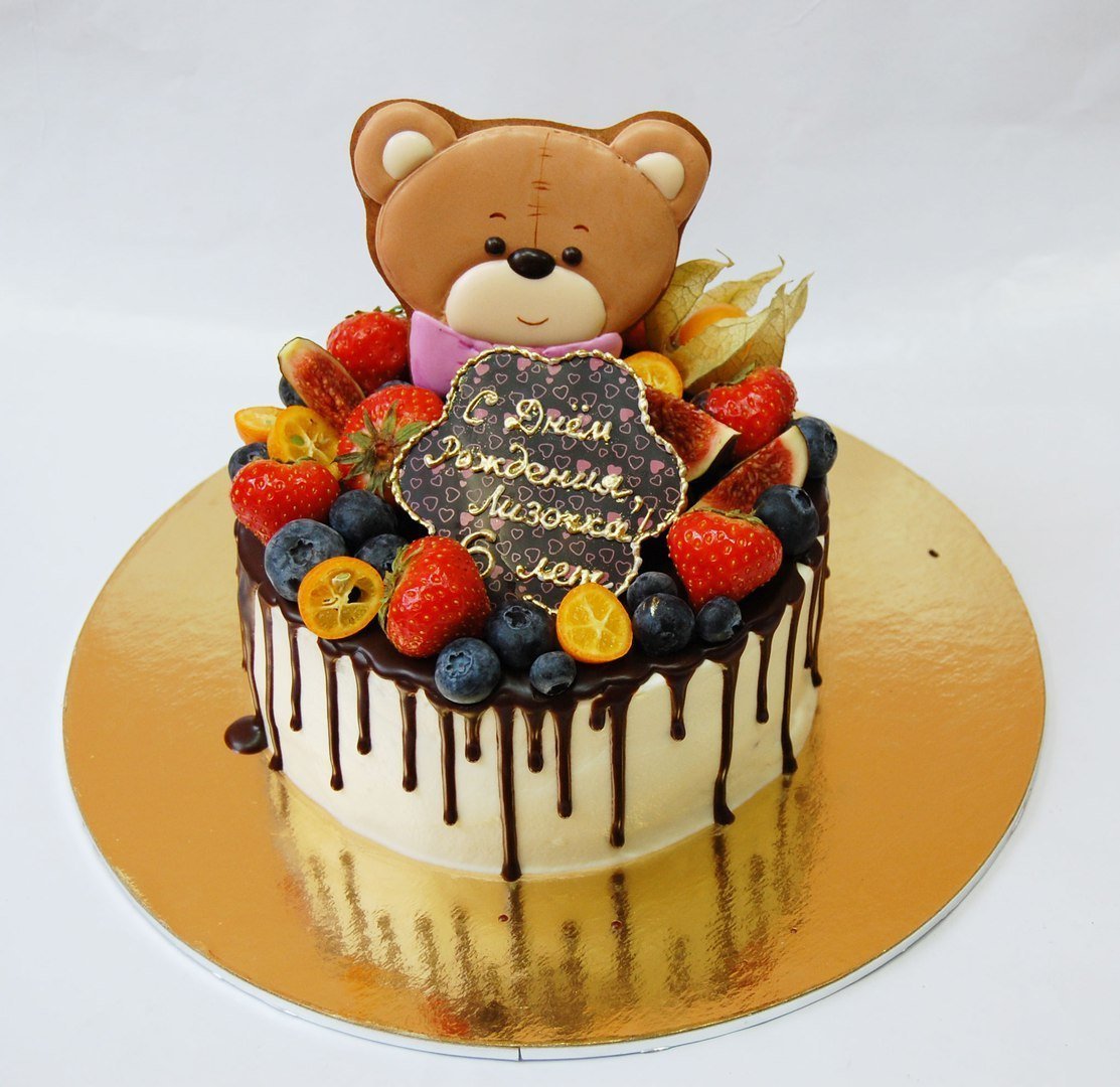 Торт с «машинками»