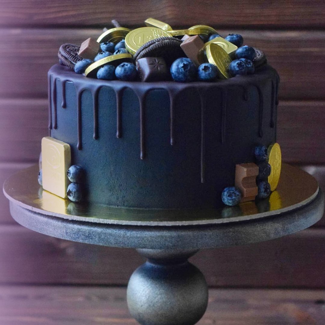 Торт с ягодами для мальчика