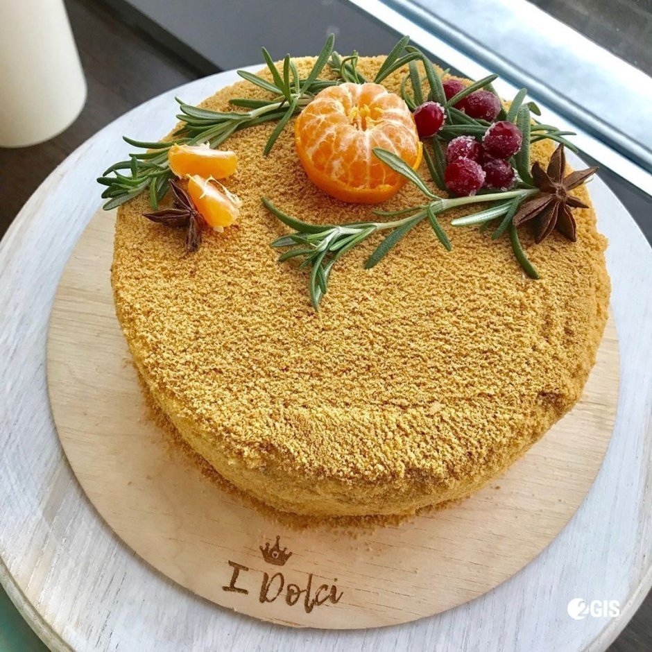 Украшение торта шоколадной крошкой