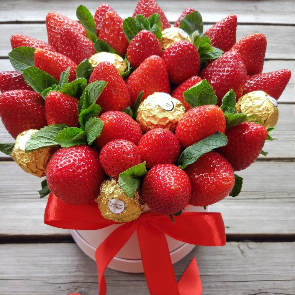Клубничный букет