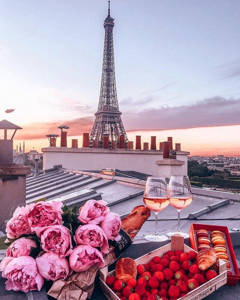 Романтический завтрак в Париже