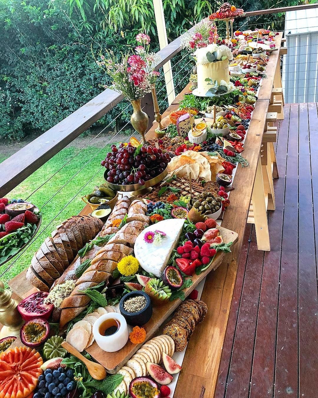 Фуршет на даче