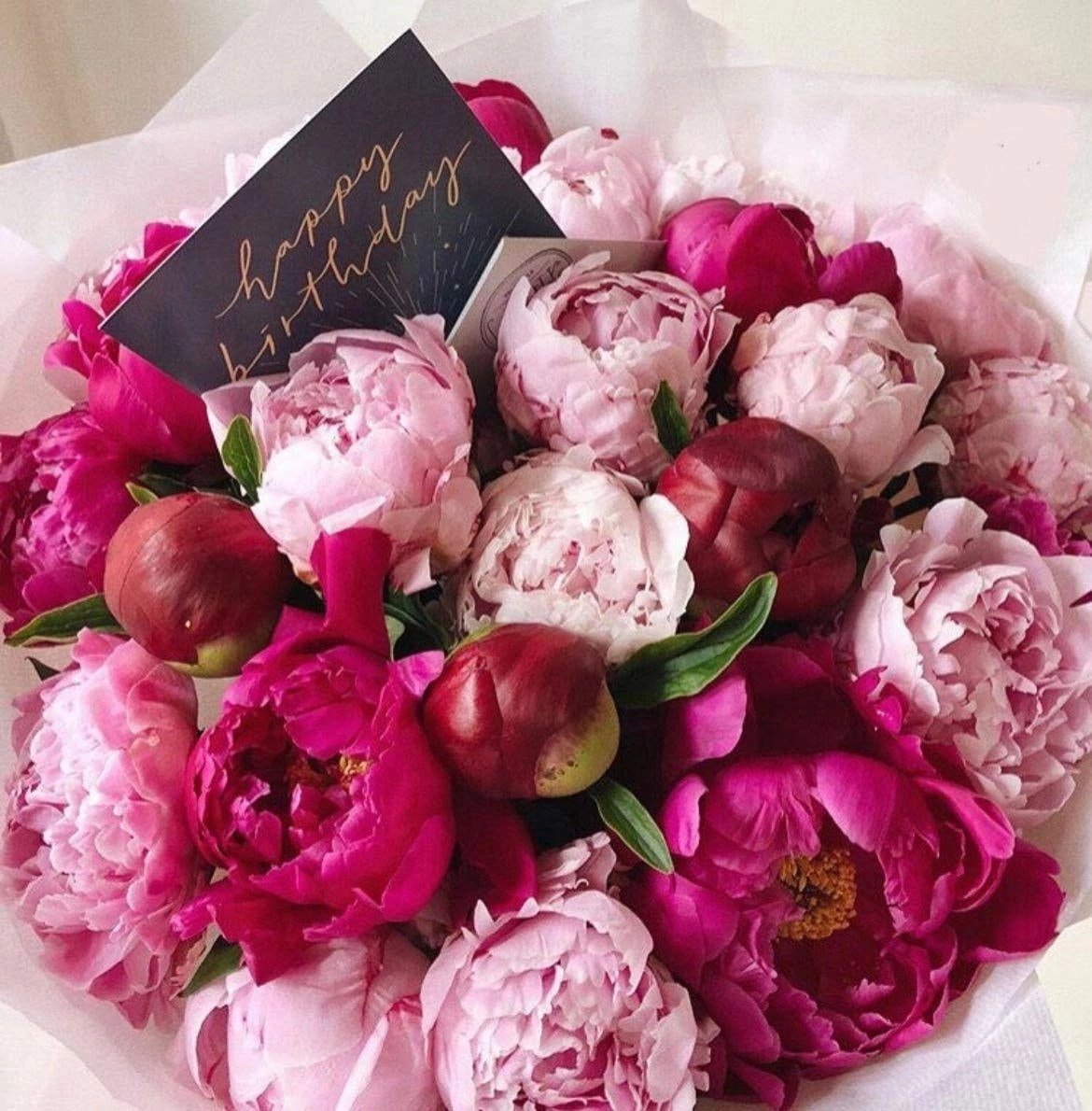 Букет с пионами