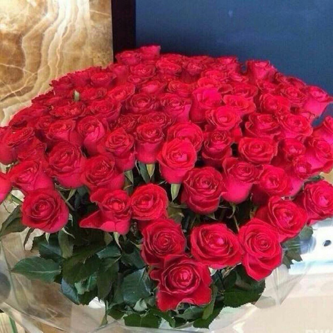 Шикарные букеты роз для подруг