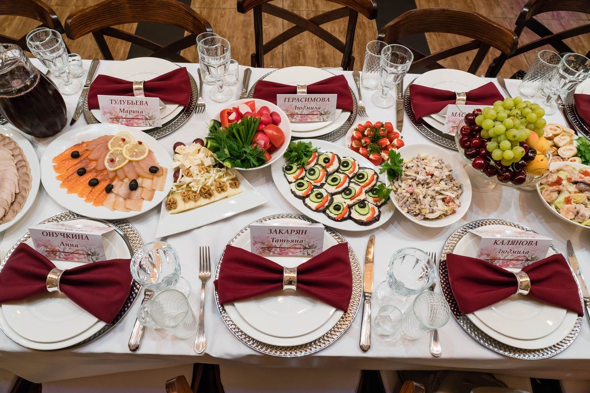 Сервировка праздничного стола