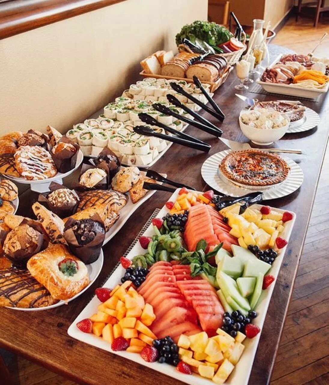 Стол на день рождения