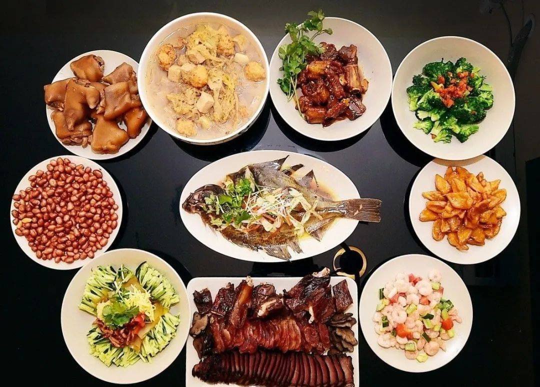 Традиционные китайские блюда. Ужин в Китае. Современное китайское блюдо. Китайская Повседневная еда.