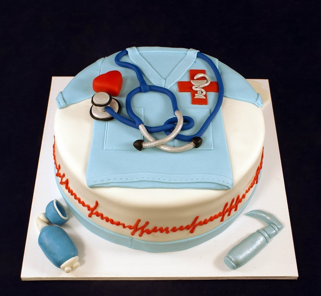 Торт для врача хирурга