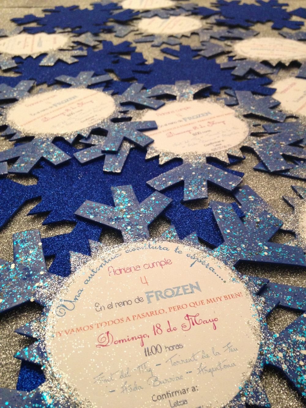 С днём рождения соснежинками