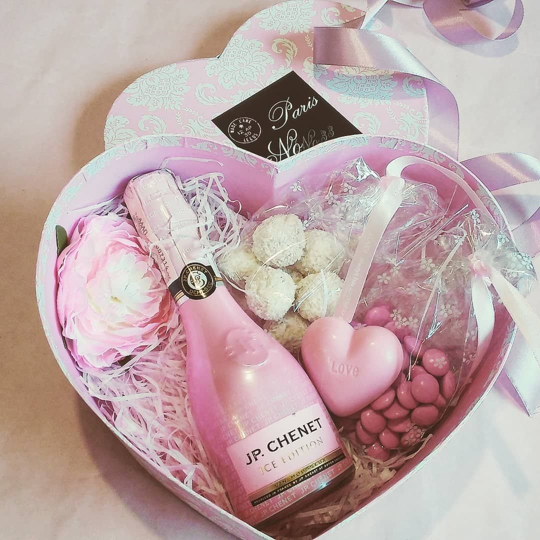 Подарочные коробки для девушки